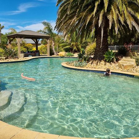 קאווס Island Cove Villas מראה חיצוני תמונה