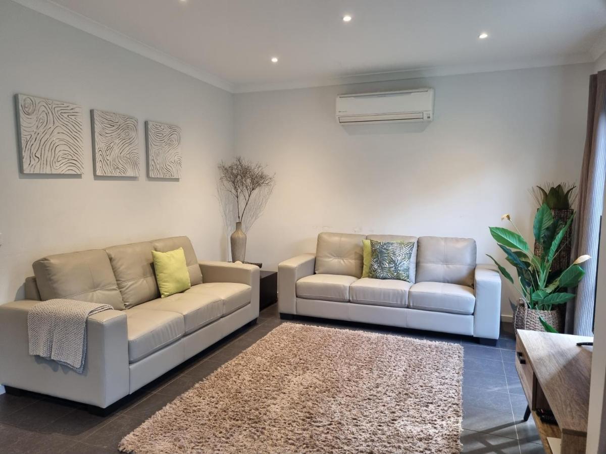 קאווס Island Cove Villas מראה חיצוני תמונה