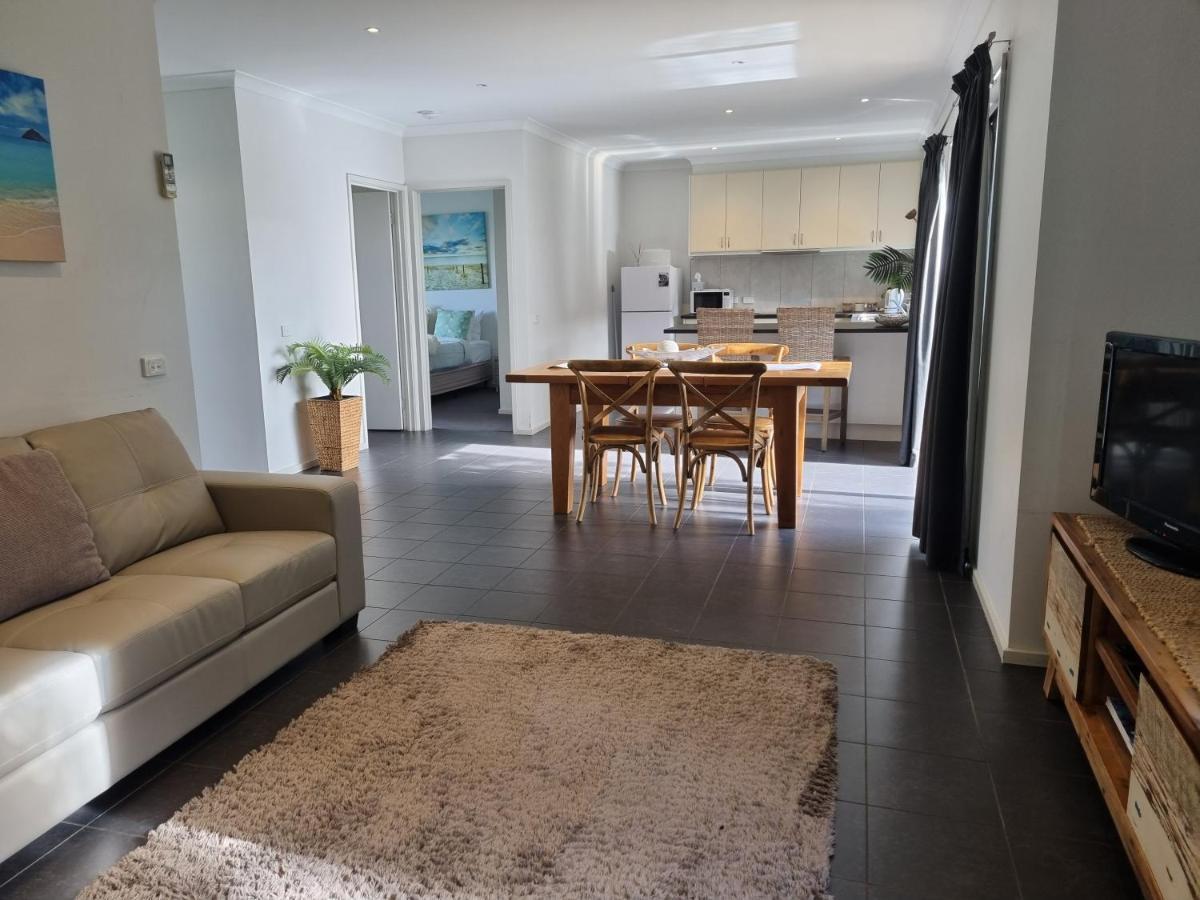 קאווס Island Cove Villas מראה חיצוני תמונה