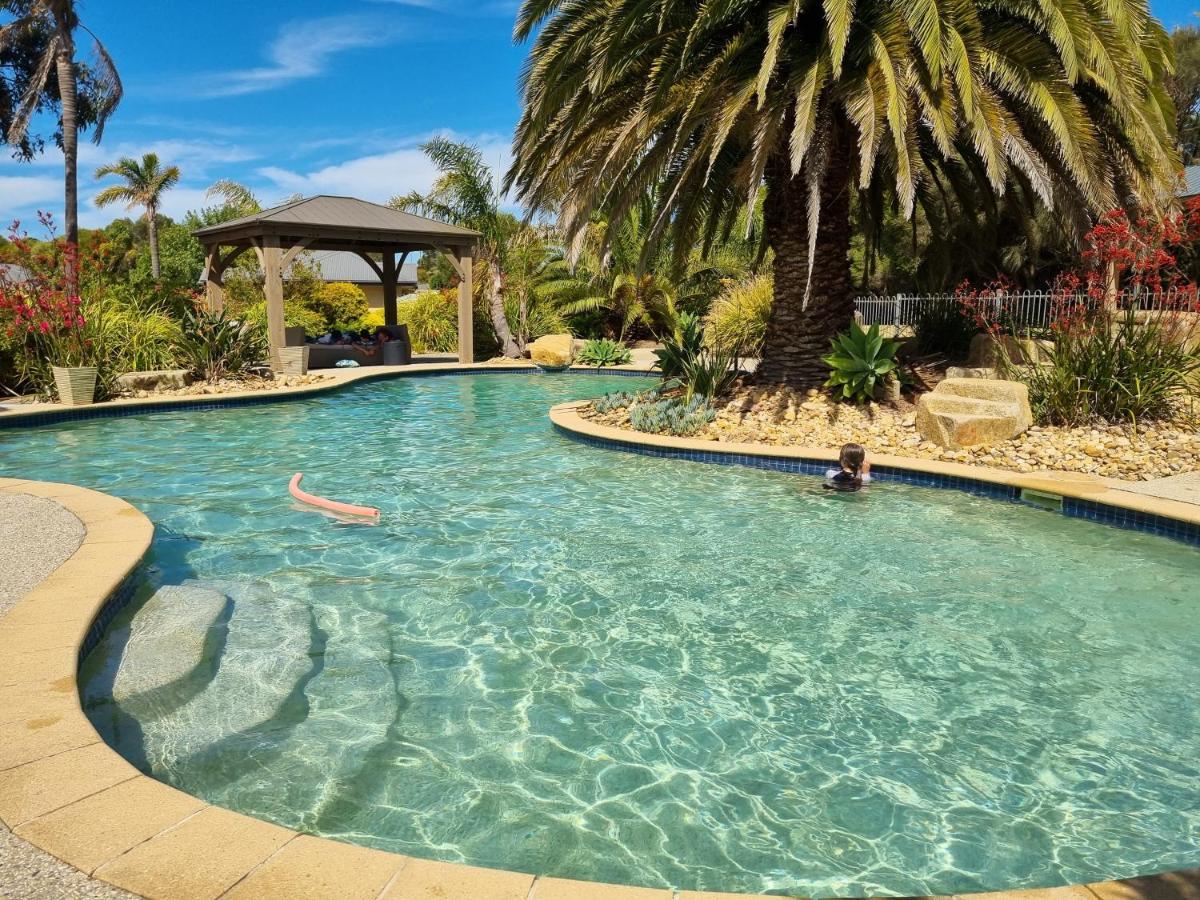 קאווס Island Cove Villas מראה חיצוני תמונה