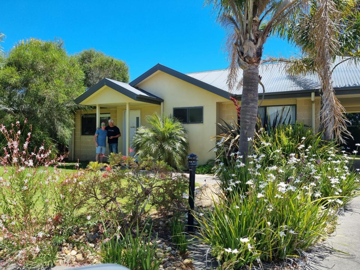 קאווס Island Cove Villas מראה חיצוני תמונה