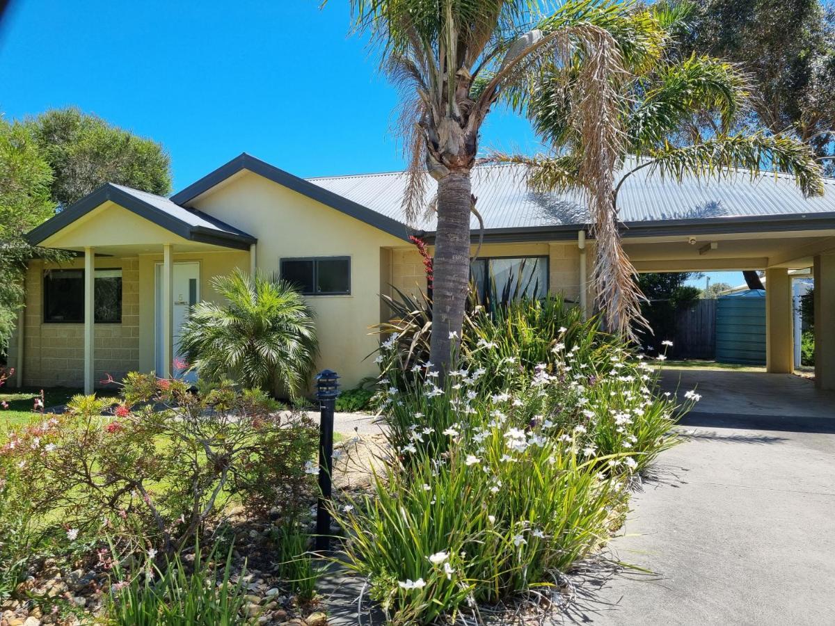 קאווס Island Cove Villas מראה חיצוני תמונה