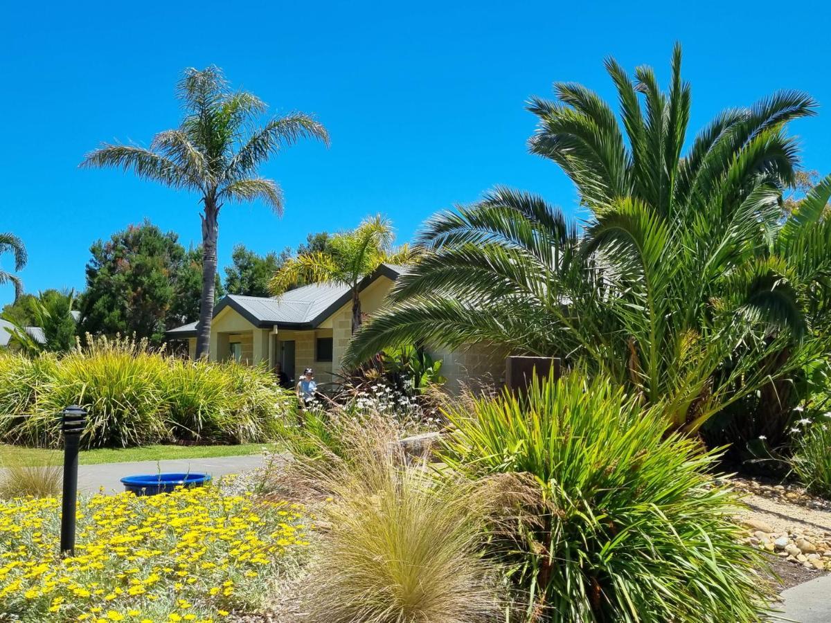 קאווס Island Cove Villas חדר תמונה