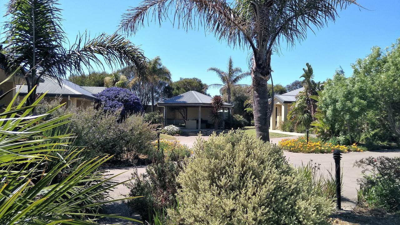 קאווס Island Cove Villas מראה חיצוני תמונה