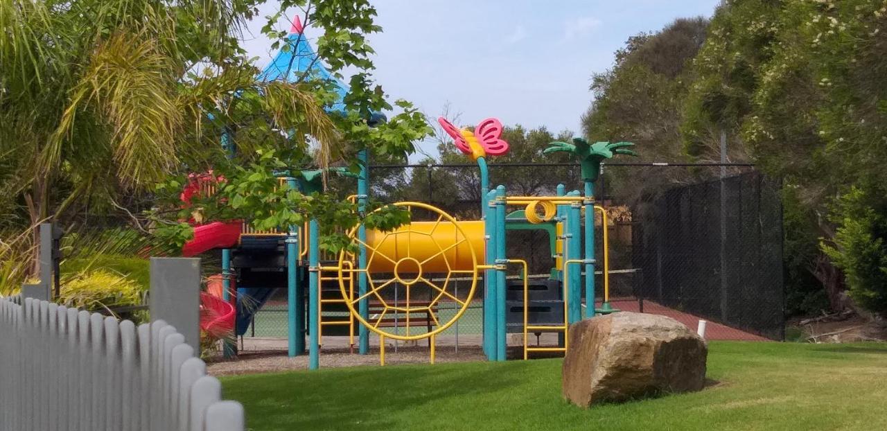 קאווס Island Cove Villas מראה חיצוני תמונה