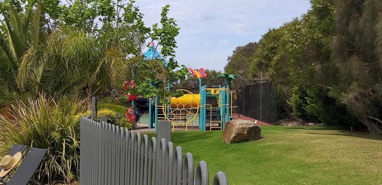 קאווס Island Cove Villas מראה חיצוני תמונה